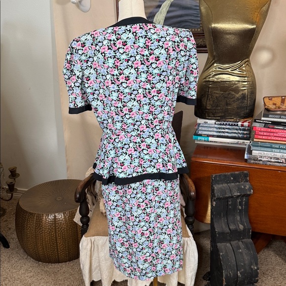 Vintage Liz Petites Floral Button-Down Skirt Set - Picture 5 of 5